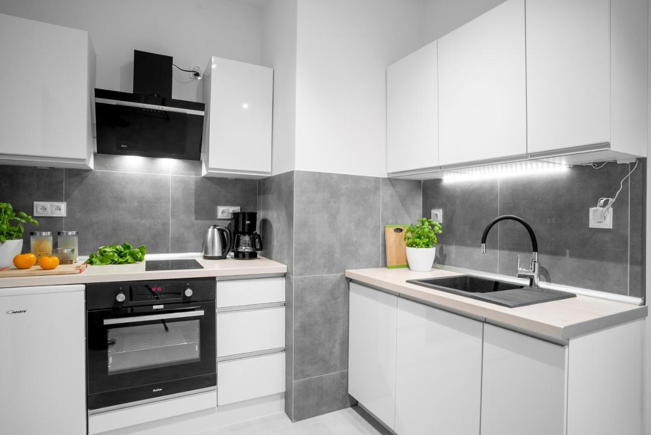 Apartamenty Homely Place Blisko Starego Rynku - Parking Posen Exterior foto
