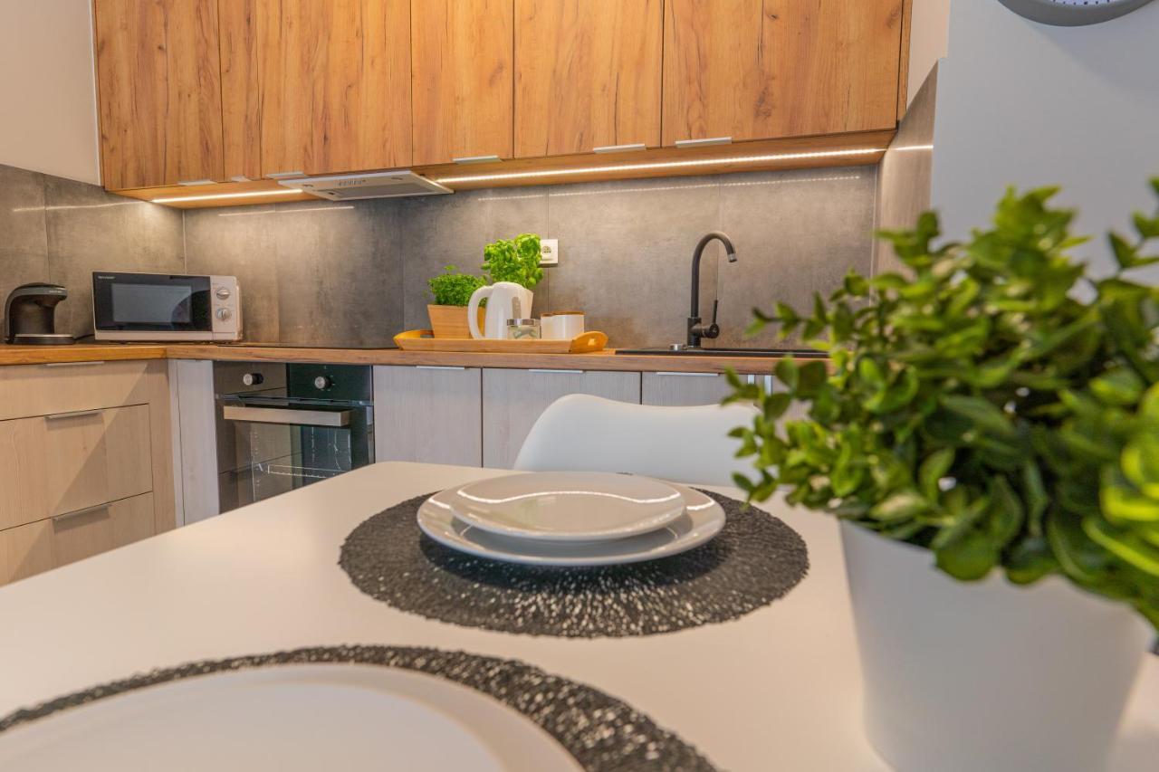 Apartamenty Homely Place Blisko Starego Rynku - Parking Posen Exterior foto