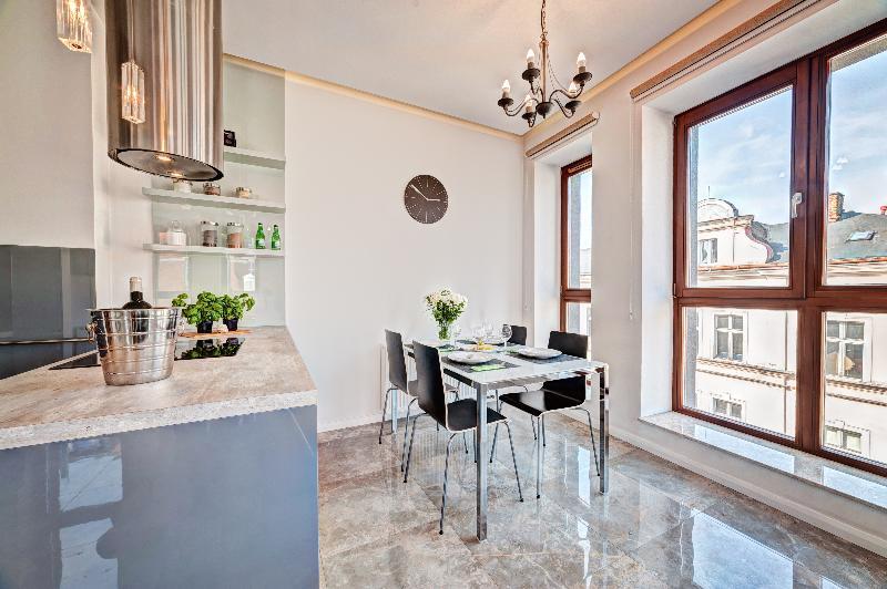 Apartamenty Homely Place Blisko Starego Rynku - Parking Posen Exterior foto