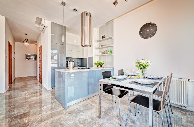 Apartamenty Homely Place Blisko Starego Rynku - Parking Posen Exterior foto